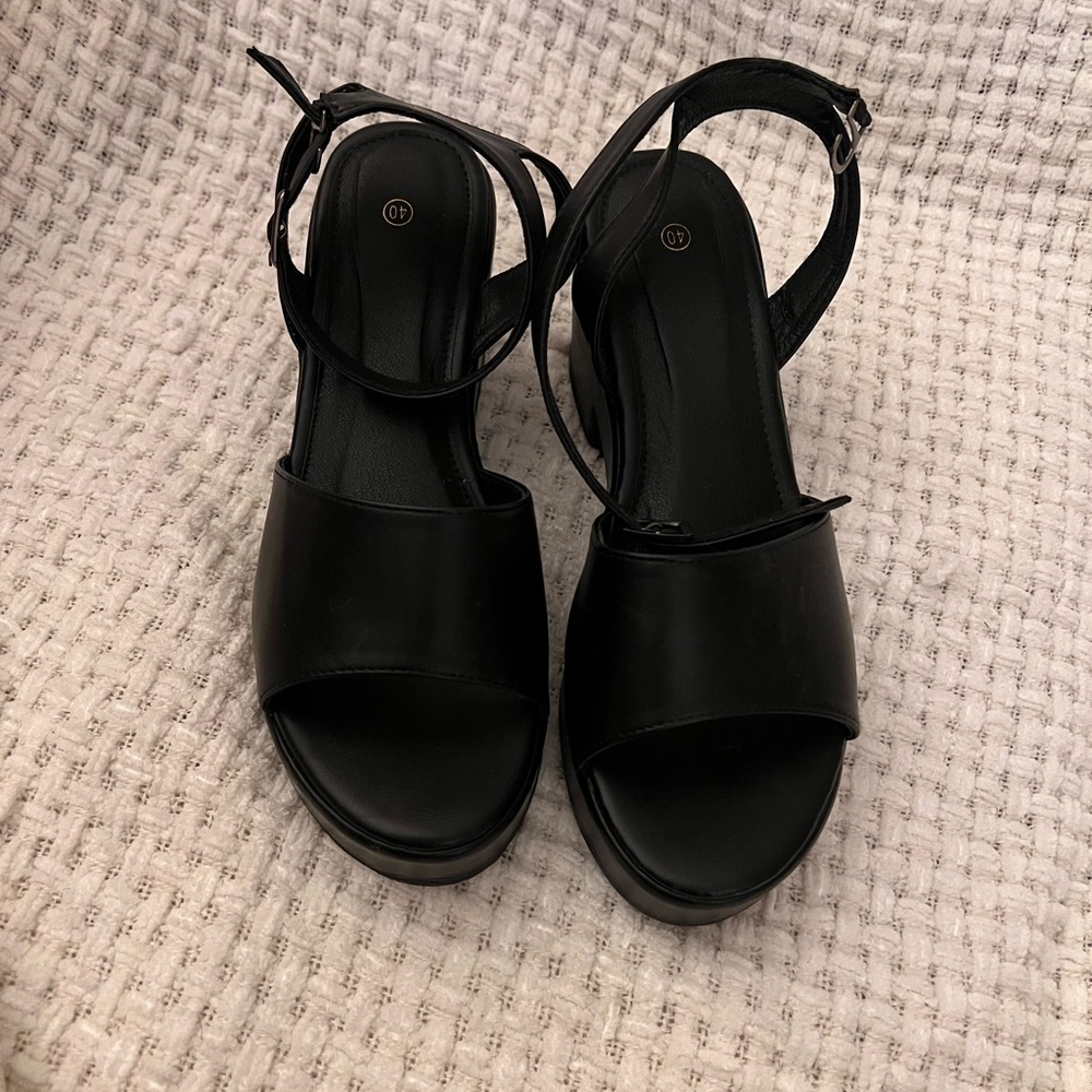 Chunky Classic Black Women's Ankle-Strap Platform Sandals
